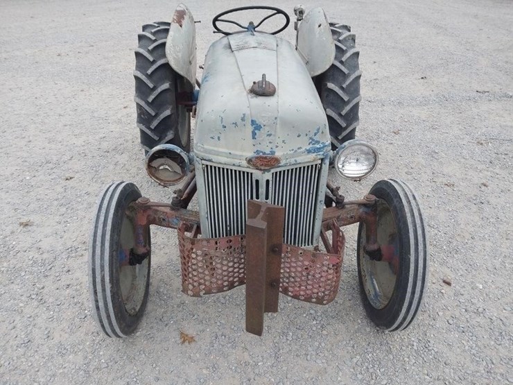 ford-tractor-image-2