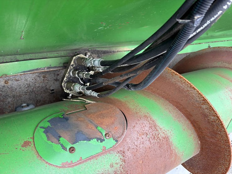 john-deere-630f-image-9