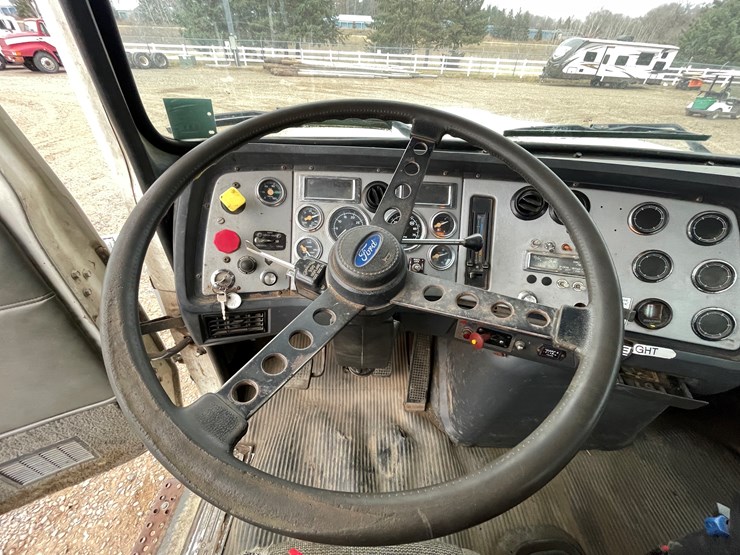 ford-lt9000-image-62