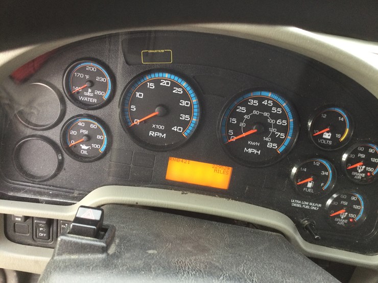 2013-international-durastar-4300-image-11