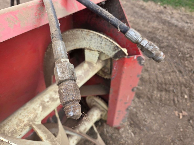 8’-buhler/farm-king-960-3pt-snow-blower,-hydraulic-spout-rotate,-540-pto,-double-auger,-model:-y9600-image-10