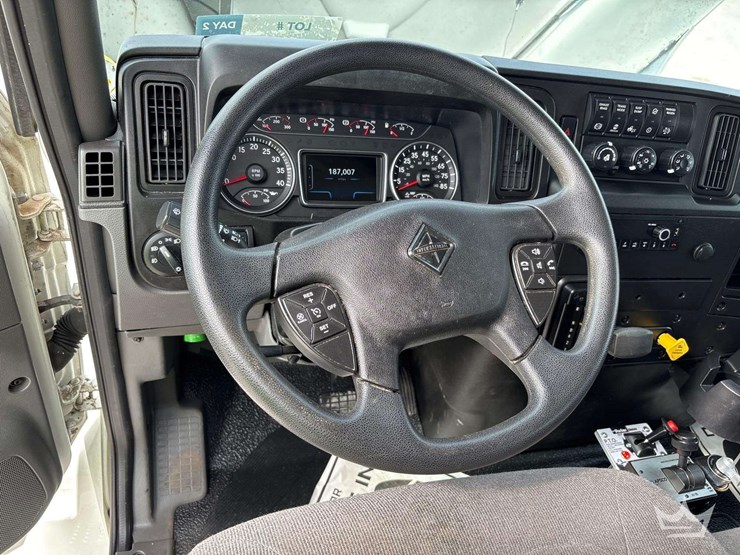 2021-international-mv607-image-30