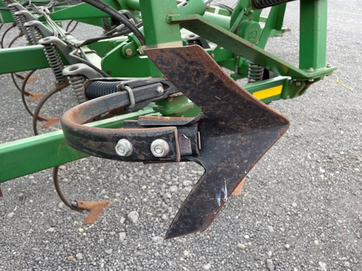 john-deere-2210-image-41