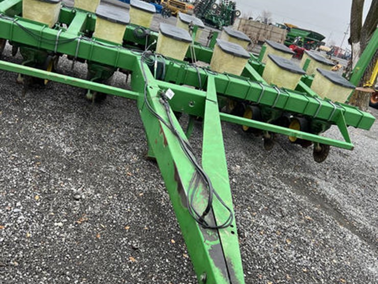 john-deere-7000-image-2