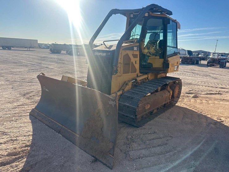 caterpillar-d4k-xl-image-1