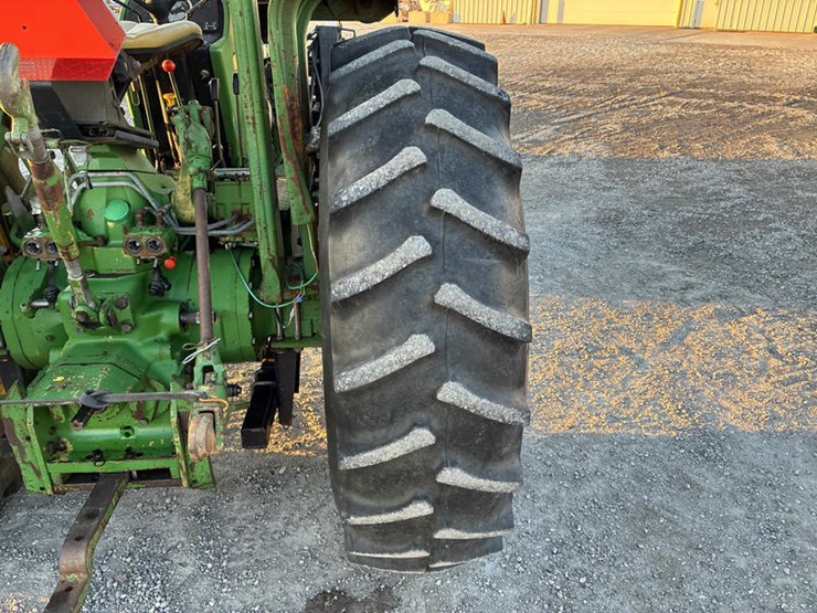 john-deere-2940-image-54