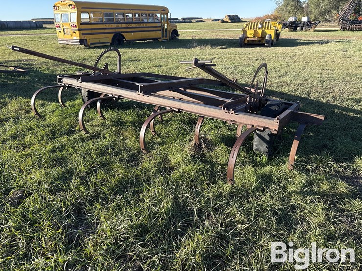 graham-hoeme-plow-k-12'-pull-type-chisel-image-5