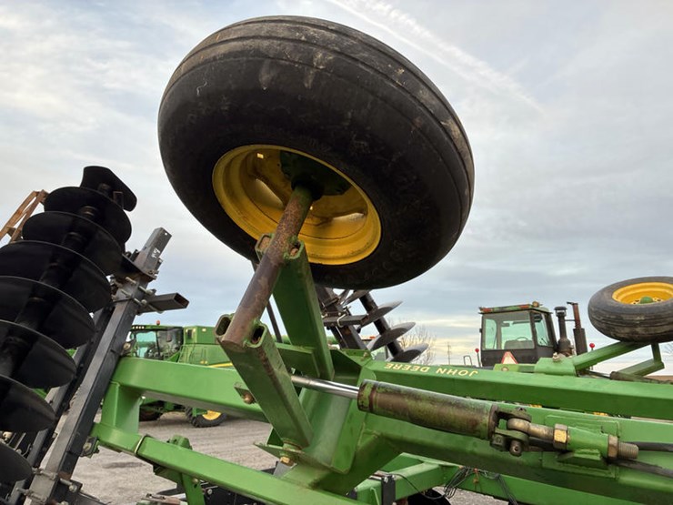 john-deere-630-image-17