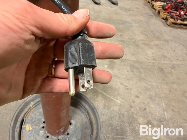 2022-dewalt-dw758-bench-grinder-image-5