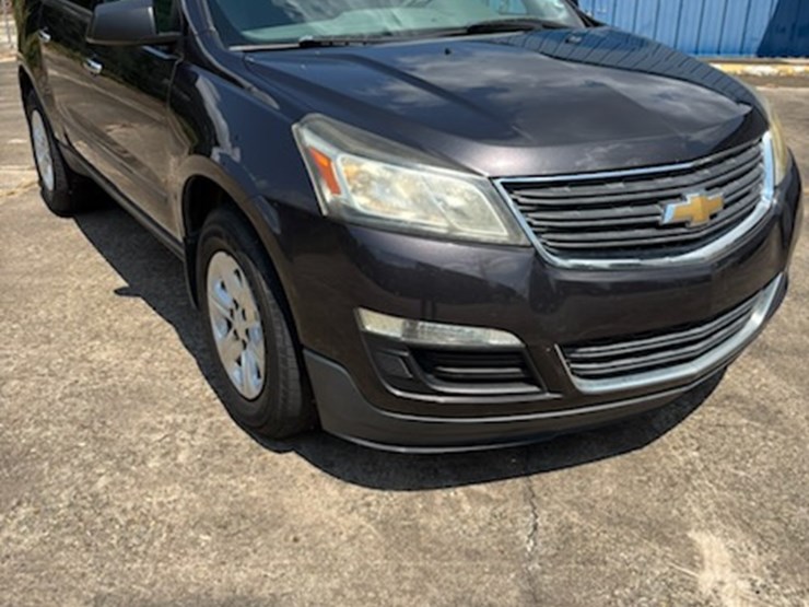 2016-traverse-ls-(njp421)-image-3