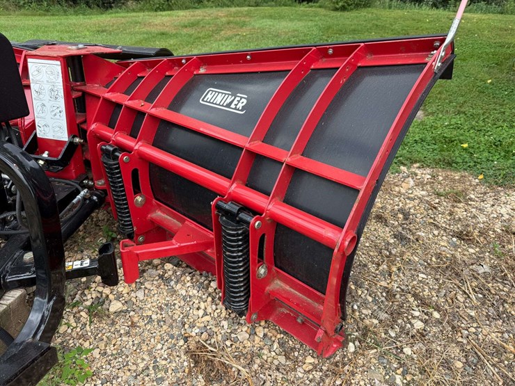 2018-hiniker-poly-snowplow-with-mounts-for-a-99-01-3/4-ton-chevrolet,-has-controller-image-7