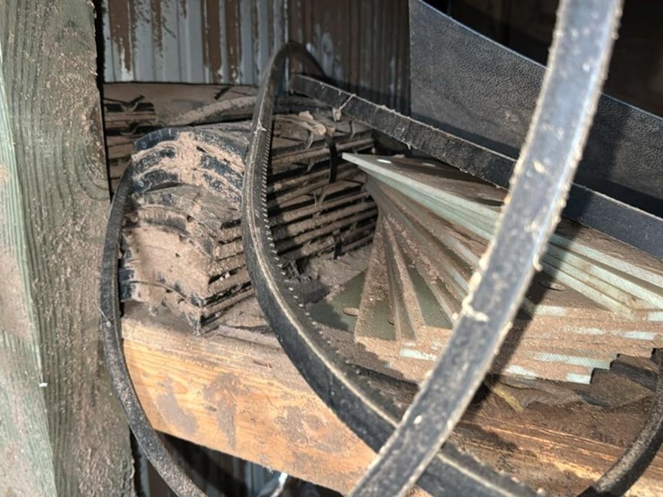 #136-•-bolt-bin-and-contents-of-room-image-36