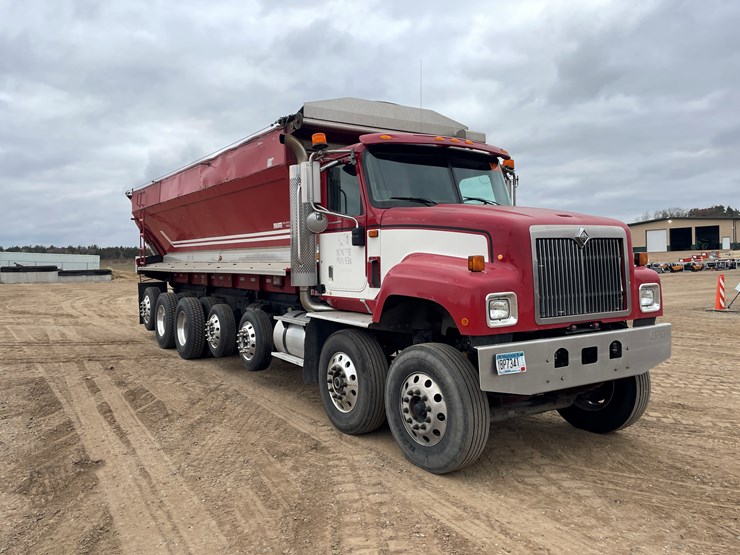 #1130-•-2005-international-5500i-6x4-dump-truck-(has-mn-title)-image-7