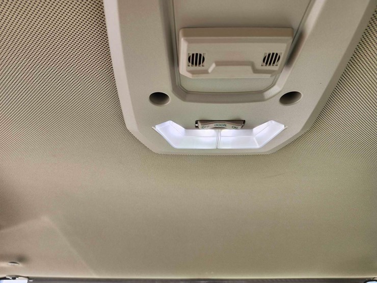 john-deere-8r-280-image-29