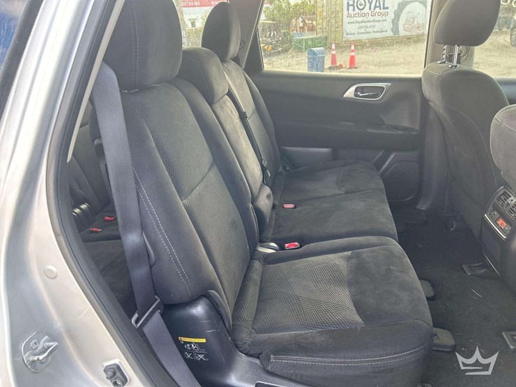 2015-nissan-pathfinder-image-28