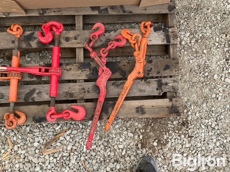 pallet-of-binders-&-chain-image-10