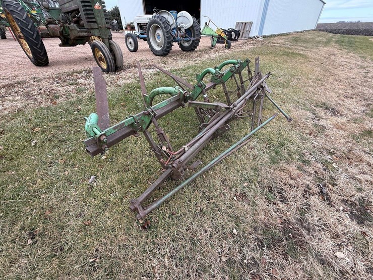 john-deere-b-image-3