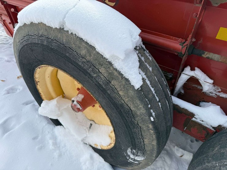 new-holland-185-image-15