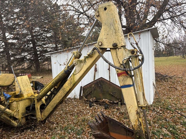 case-ck680-backhoe-tractor,-gas,-80”-bucket,-24”-hoe-bucket,-last-ran-2-years-ago-image-21