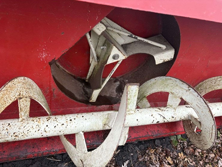 buhler-farm-king-840-snowblower,-84”,-3pt,-540-pto,-manual-turn-spout,-adj-deflector-image-6