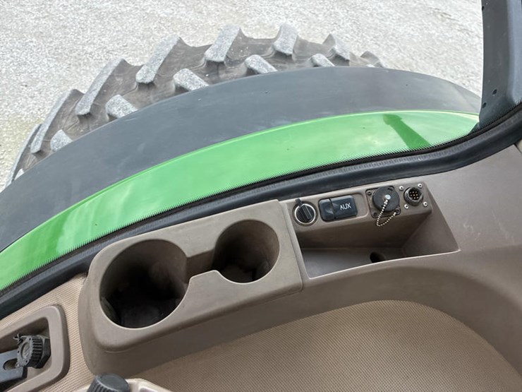 john-deere-8335r-image-82