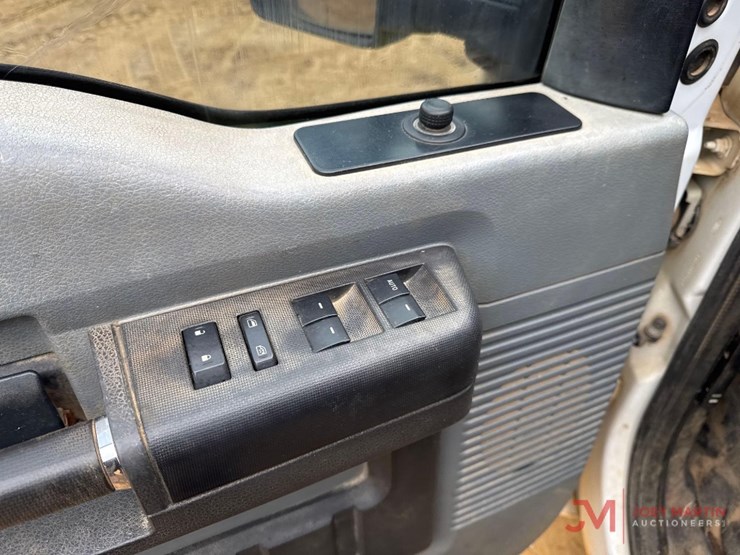 2011-ford-f250-xl-image-14