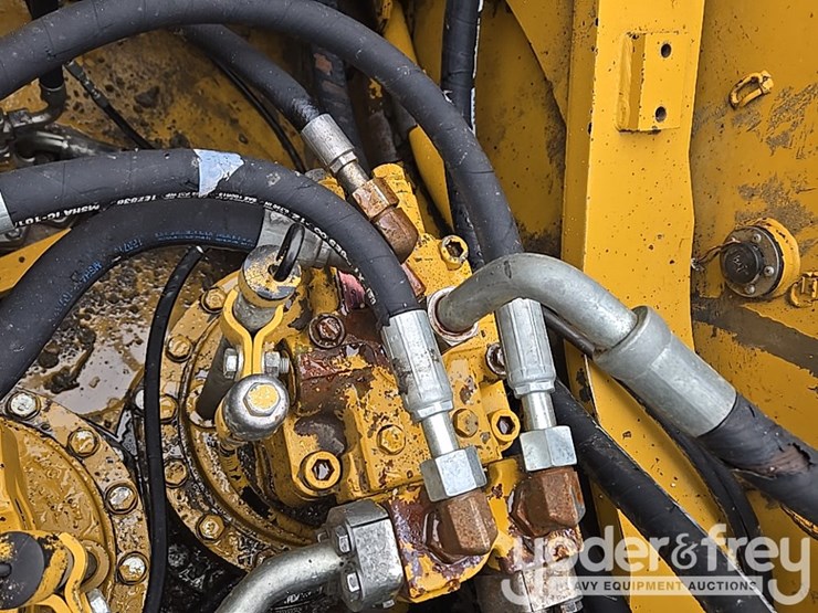 2012-caterpillar-349el-image-67