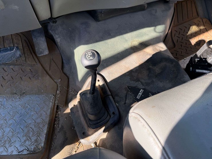 2006-ford-f550-image-32