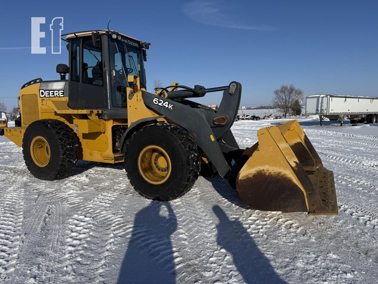 2011-deere-624k-image-1
