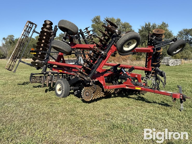 case-ih-330-image-3