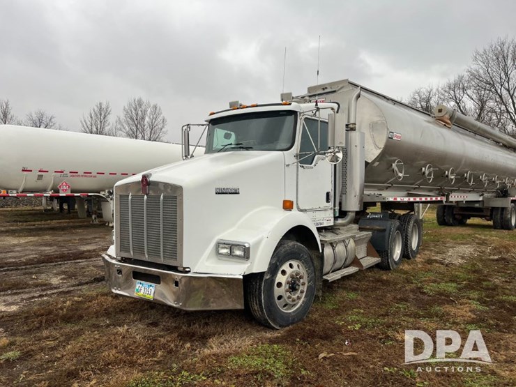 2005-kenworth-t800-image-1