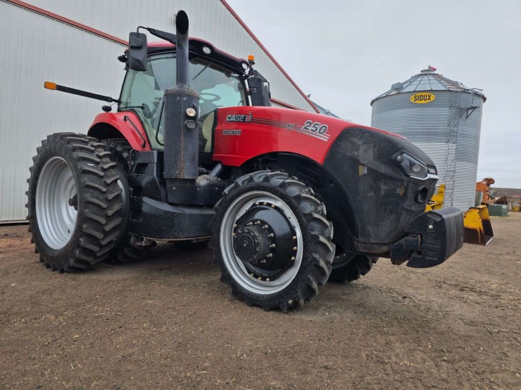 2020-magnum-250-image-6