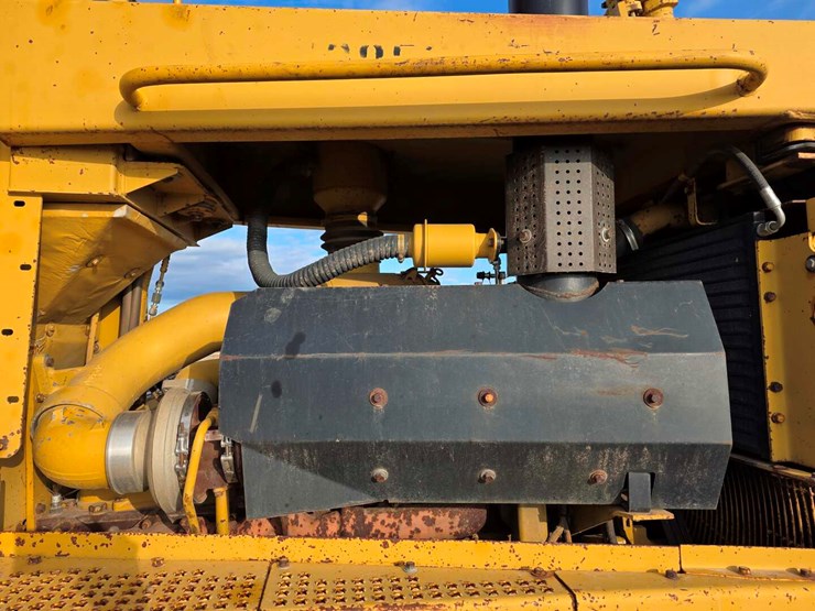 caterpillar-d8-image-13
