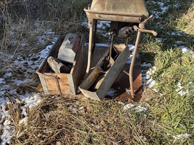 iron-forge-&-wood-toolbox-w/contents-image-2