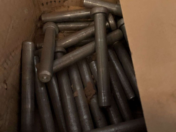 (2)-10'-metal-storage-box-and-contents-image-12