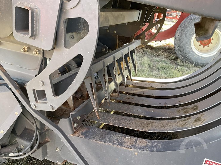 2013-massey-ferguson-2190-image-29