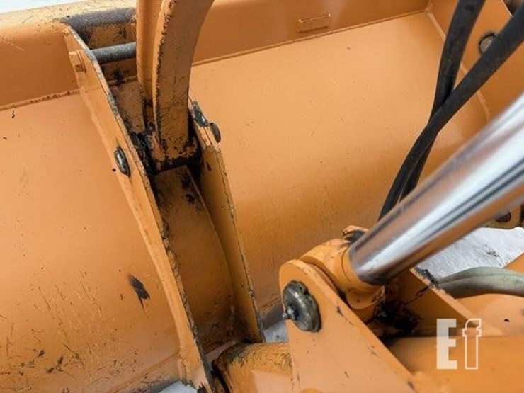 2006-case-580sm-image-25