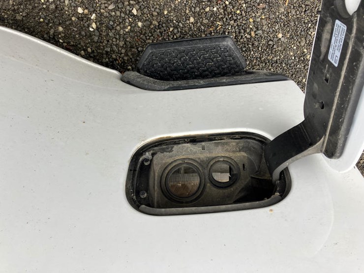 2024-chevrolet-3500-image-2