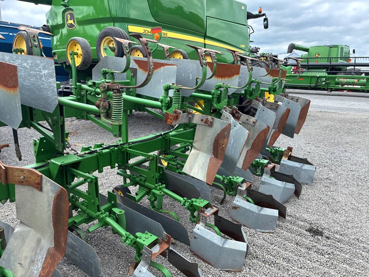 john-deere-845-image-16