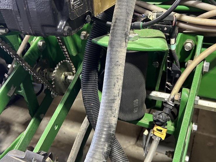 2014-john-deere-db60-image-24