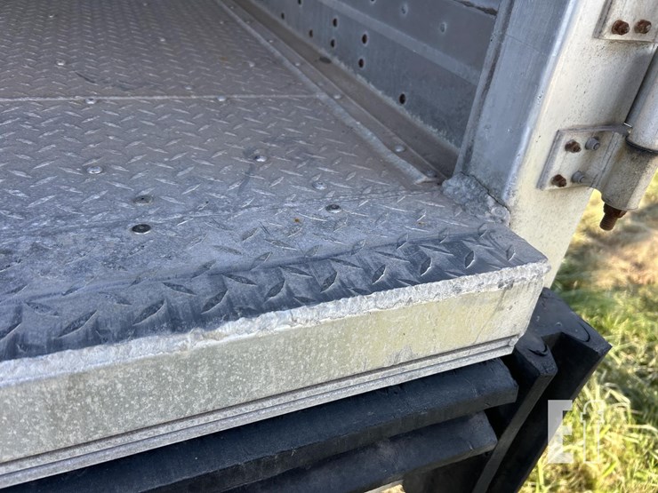 2019-wilson-livestock-trailer-image-47