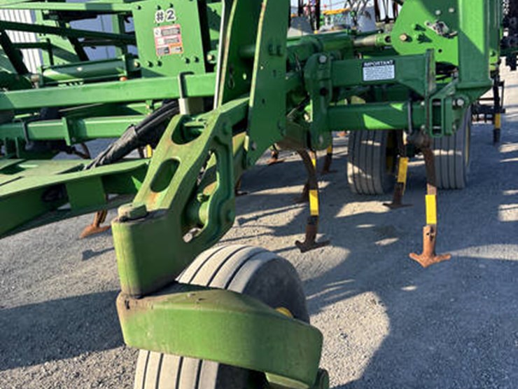 john-deere-2210-image-5