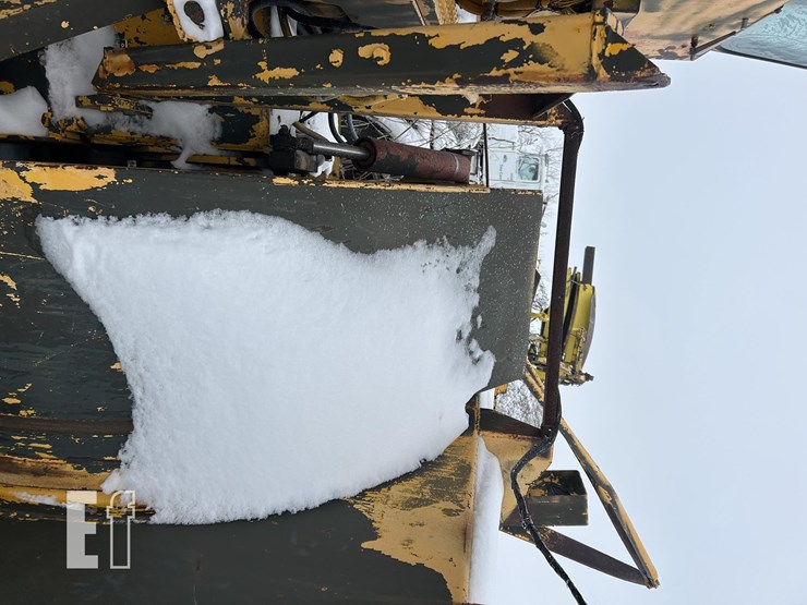 1981-oshkosh-green-snow-blower-image-24