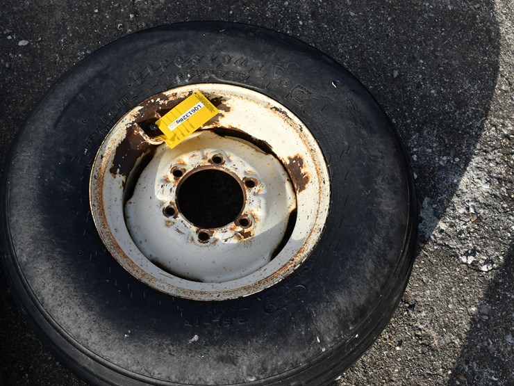 firestone-9.5l-15-tire-on-6-bolt-rim-image-9