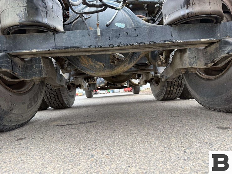 2004-kenworth-t800-image-46