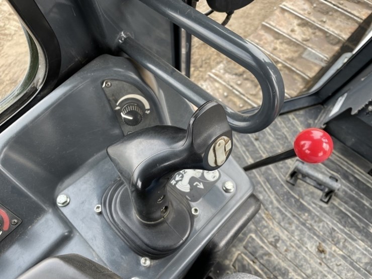 deere-650k-xlt-image-32