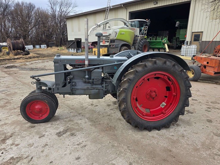 1938-case-cc-narrow-front-tractor,-new-12.4/11-36-rears,-pto,-crank-start,-sn:-4200966,-rebuilt-fro-image-15
