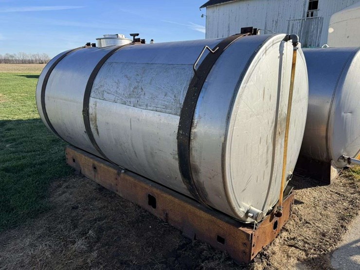 1200-gal-stainless-tank-image-2