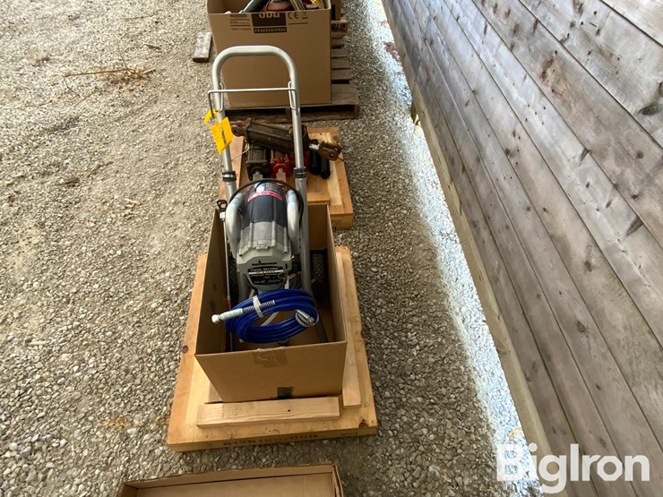 wagner-twin-stroke-9150-piston-pump-sprayer-image-2