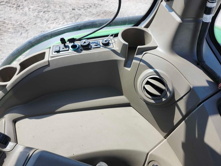 john-deere-8r-280-image-32